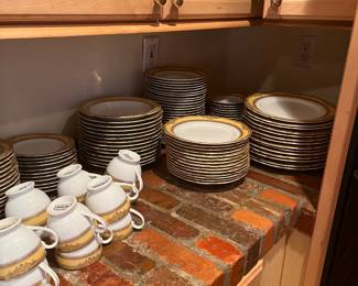 $180 China set gold/white made in China