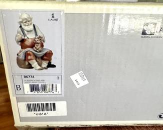 #161 - $100 - Christmas Santa Ladro in box 1990 - # 06774