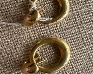 #148 - $425 - 14kt gold hoops earrigs on french back jackets