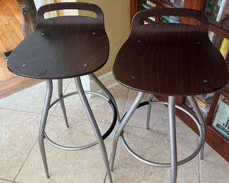$300 Bar stools made in Italy (set of 2) 16W 15D 29T