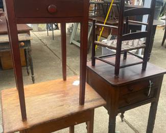 LOTS OF SIDE TABLES AND ONE DRAWER STANDS