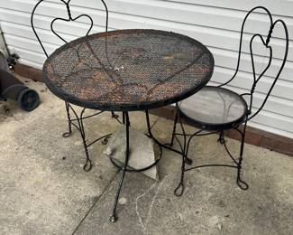 Parlor Table & Chairs