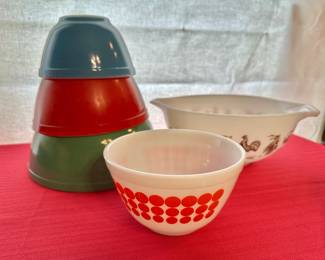 Vintage Pyrex Bowls