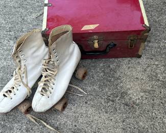 Girls Roller Skates w/ Original Metal Box