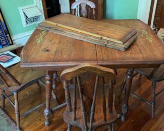 Vintage Wood Extendable Table 4 Chairs