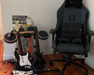 Rock band 2 Drums sticks, Guitar Hero Guitars 3 Microphone, 2 Playststion Controllers, Secret Lab 