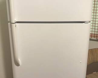Frigidaire Refrigerator 