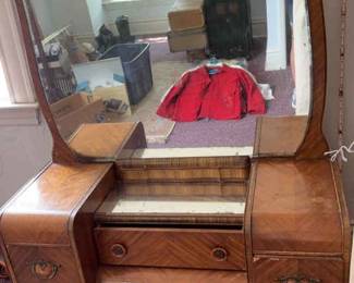 Vintage Mirrored vanity