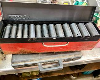 Pittsburgh 13-pc impact socket set