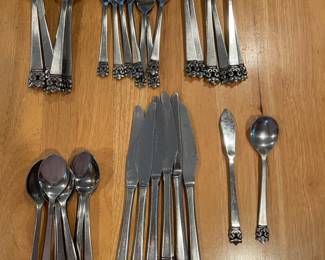 Stainless flatware
