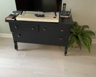 Antique (painted) low dresser