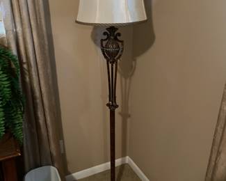 Floor lamp