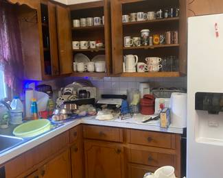 dishware, ice tea maker, toaster, misc