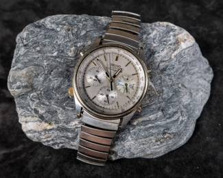 Vintage Seiko quartz chronograph on a steel bracelet. Appears to need at least a new battery to function properly. 37mm case size and 42mm lug to lug.