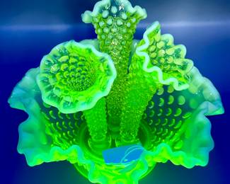 Vaseline Glass Eperne