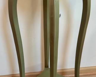 Ethan Allen Plant Stand or Lamp Table in moss green with lower shelf