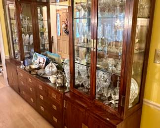 Henredon Dining Room Wall.  Includes 2 Large Display and Storage Towers and matching Buffet and Bridge w/ Mirror 