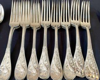 Tiffany & Co. Audubon 925 Sterling Flatware 104 pc in total.  Includes: 16 each of Dinner Knives, Dinner Forks, Salad Forks, Teaspoons; 8 soup spoons; 15 butter spreaders; 10 appetizer or seafood forks; and the following serving pieces- a pie server, spreader, meat fork, cold fork, 2 serving spoons, and a soup ladle.  