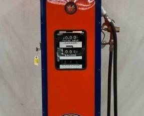 SIDE 2 VIEW GAS PUMP