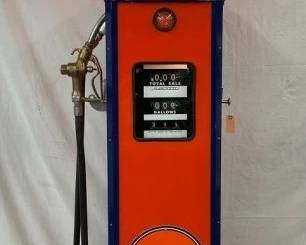UNUSUAL MODEL BENNETT GULF GAS PUMP
