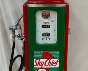 SIDE 2 VIEW GAS PUMP