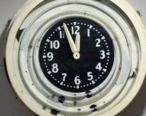 MEASURES 30" W/ 6" CAN