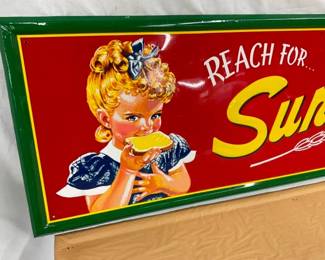 W/ LITTLE MISS SUNBEAM