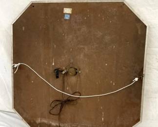 BACKVIEW NUGRAPE CLOCK