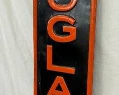 SST EMB. DOUGLAS VERTICAL SIGN