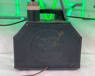 CLOSEUP BACKVIEW DEALER NEON