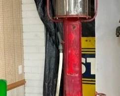 SIDE 2 VIEW GAS PUMP