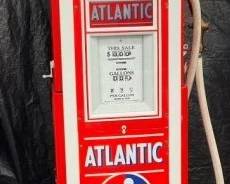 SIDE 2 VIEW GAS PUMP