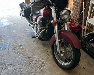 05 Honda Shadow 750 about 20k miles it’s been sitting so it needs a jump. 