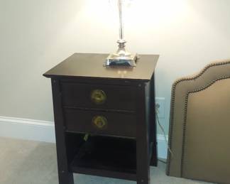 (2) nightstands