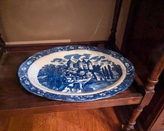 Blue willow platter 