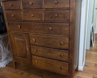 Chest of drawers 