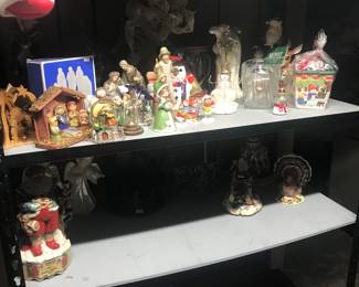 Lower level holiday room has it all for every season!