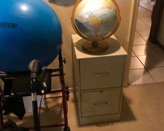 Seem the world on a globe!