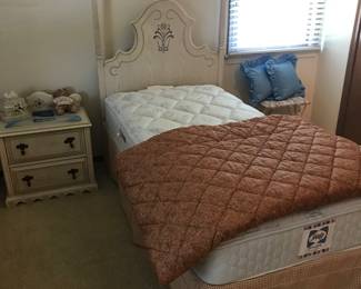 Even has a matching nightstand!