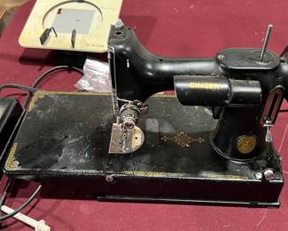 Singer Featherweight 