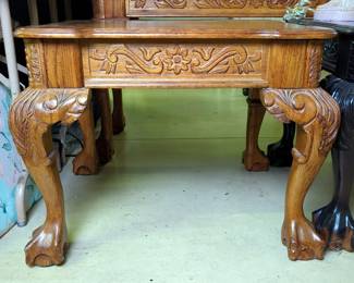 Claw Foot Side Table, 22.5" x 28.5" x 25"