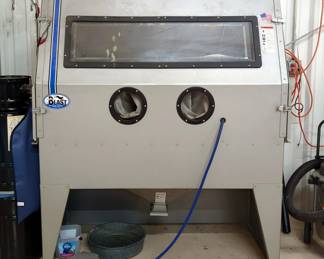 Skat Blast Dry Blast Sand Blaster, SA 437113, 70" x 61" x 30" And Vac 35 Vacuum System, 49" x 18"