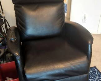 Lift Assist Reclining Chair With Remote, 37" x 28" x 36"