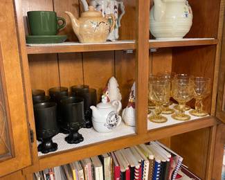 SMALL COLLECTION OF TEA POTS, CORNSILK GLASSES, FRANCISCAN  MADERIA GLASSES, COOKBOOKS 