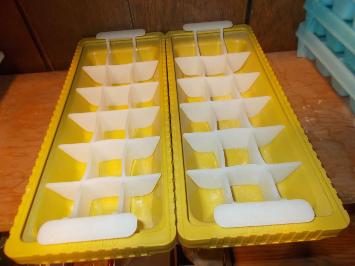 Spill Gard ice trays