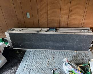 Folding aluminum wheel chair ramp