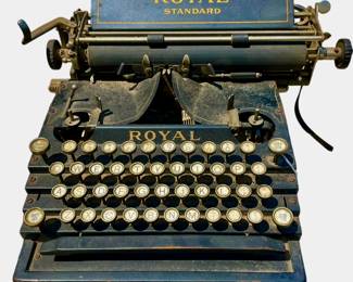 ANTIQUE 1913 ROYAL STANDARD FLATBED STAIRCASE TYPEWRITER