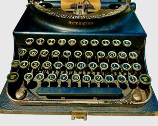 REMINGTON PORTABLE MODEL with Case circa 1920/30s