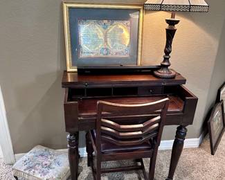 Spinet / Writing Desk