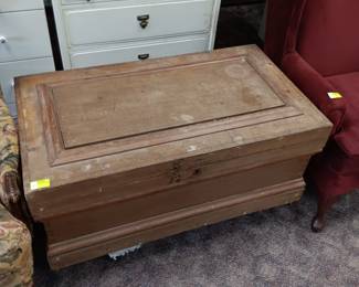 Primitive Tool Chest